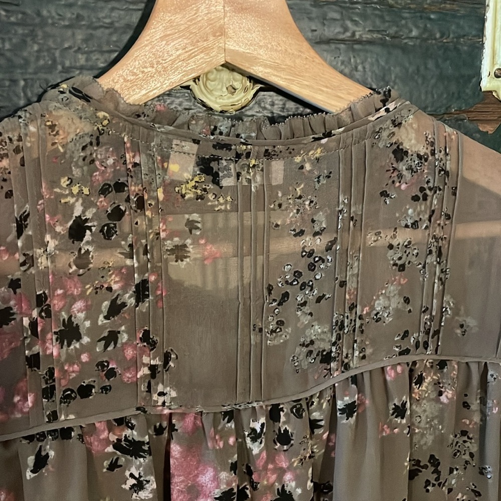 Wilfred Lourdes Floral Print Brown Grey Chiffon Blouse Size Medium - Picture 13 of 16